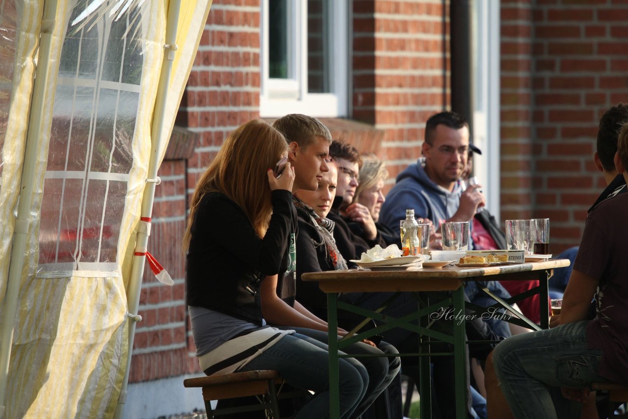 Bild 330 - Vogelschießen 2011